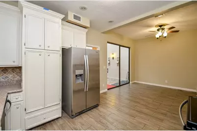 4 Bayou Pointe Drive, Houston, TX 77063 - Photo 23