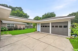 6131 Yarwell Dr, Houston, TX 77096 - Photo 39