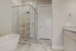 2643 Fountain Key Blvd Blvd, Houston, TX 77008 - Photo 11