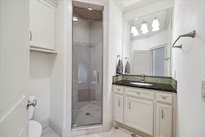 86 S Creekside Court, Houston, TX 77055 - Photo 27