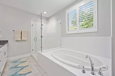 1324 W Pierce St, Houston, TX 77019 - Photo 11