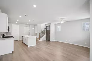 10004 Rustic Charm St, Houston, TX 77080 - Photo 5