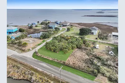 1716 Garth Avenue, Gilchrist, TX 77617 - Photo 17