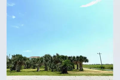 1716 Garth Avenue, Gilchrist, TX 77617 - Photo 9