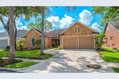16014 Surrey Woods Drive, Friendswood, TX 77546 - Photo 3