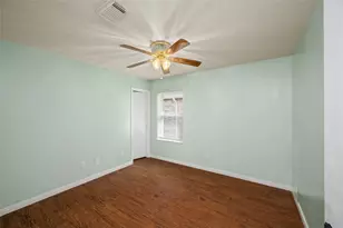 16014 Surrey Woods Dr, Friendswood, TX 77546 - Photo 21