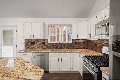 16014 Surrey Woods Drive, Friendswood, TX 77546 - Photo 29