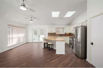 16014 Surrey Woods Drive, Friendswood, TX 77546 - Photo 25