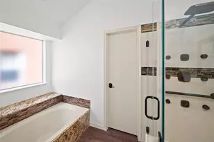 16014 Surrey Woods Dr, Friendswood, TX 77546 - Photo 15