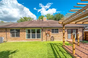 16014 Surrey Woods Dr, Friendswood, TX 77546 - Photo 49