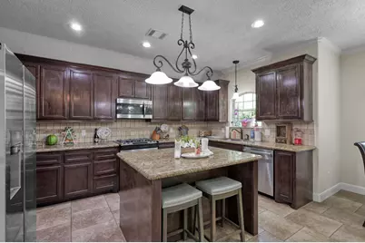 9766 Twin Shores Drive, Willis, TX 77318 - Photo 9