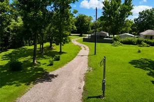 18416 Herrington Rd, Algoa, TX 77511 - Photo 21