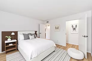 3015 Walnut Bend Ln, Houston, TX 77042 - Photo 9