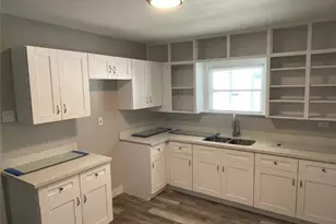 727 W 5th St, Freeport, TX 77541 - Photo 5