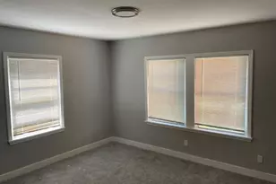 727 W 5th St, Freeport, TX 77541 - Photo 9