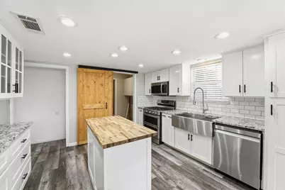 2408 Chelmsford Court, Alvin, TX 77511 - Photo 9