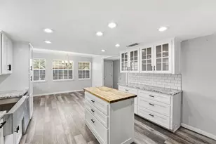 2408 Chelmsford Ct, Alvin, TX 77511 - Photo 9