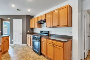 29257 Legends Worth Dr, Spring, TX 77386 - Photo 9