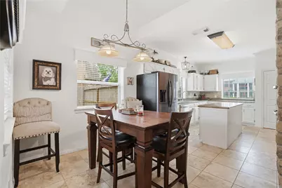 1501 W Castlewood Avenue, Friendswood, TX 77546 - Photo 15
