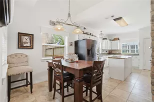 1501 W Castlewood Ave, Friendswood, TX 77546 - Photo 15