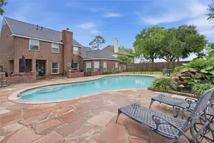 1501 W Castlewood Ave, Friendswood, TX 77546 - Photo 35