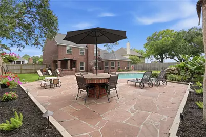 1501 W Castlewood Avenue, Friendswood, TX 77546 - Photo 33