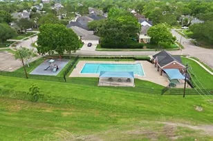 1501 W Castlewood Ave, Friendswood, TX 77546 - Photo 41