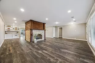 1205 Marine Dr, Galveston, TX 77550 - Photo 3