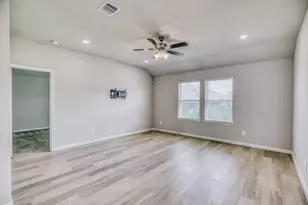 1102 Legrand St, Brenham, TX 77833 - Photo 15