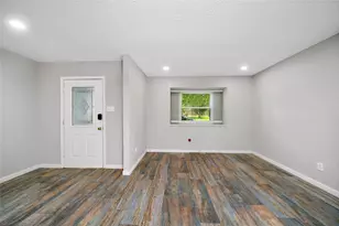 2907 Heritage House Dr, Webster, TX 77598 - Photo 3