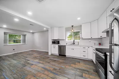2907 Heritage House Drive, Webster, TX 77598 - Photo 9