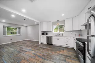 2907 Heritage House Dr, Webster, TX 77598 - Photo 9