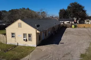 1026 Miles St, Rosenberg, TX 77471 - Photo 3