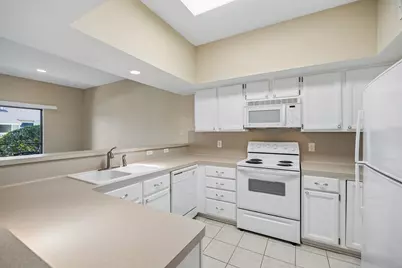 129 April Point Drive S, Montgomery, TX 77356 - Photo 3
