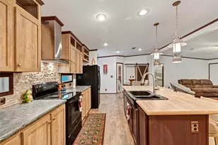 271 Shoreline Dr, Huntsville, TX 77320 - Photo 11
