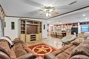 271 Shoreline Dr, Huntsville, TX 77320 - Photo 3