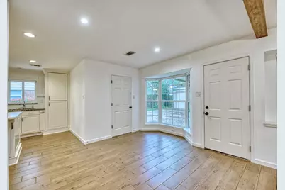 5722 Cheltenham Drive, Houston, TX 77096 - Photo 11