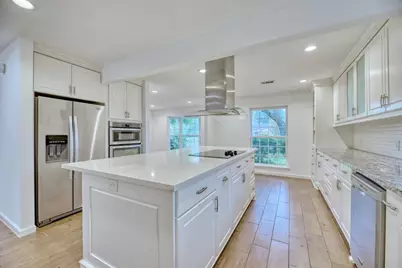 5722 Cheltenham Drive, Houston, TX 77096 - Photo 9