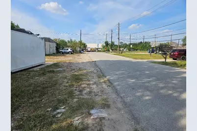 3611 Lumberdale Road, Houston, TX 77092 - Photo 3