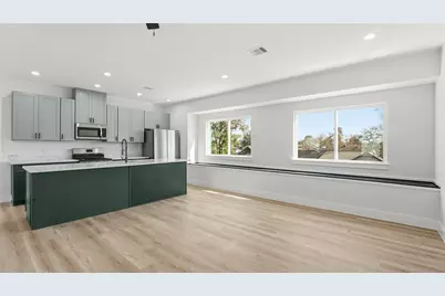 1313 Knight St #2, Houston, TX 77022 - Photo 5
