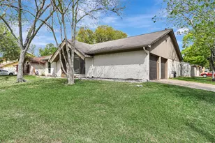 2002 Savanna Ct S, League City, TX 77573 - Photo 3