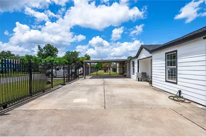 233 E Sunnyside Street, Houston, TX 77076 - Photo 3