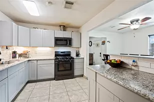 233 E Sunnyside St, Houston, TX 77076 - Photo 21