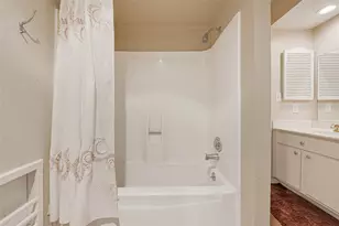 5901 Woodway Place Ct, Houston, TX 77057 - Photo 23