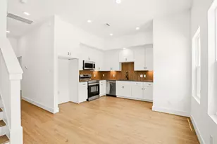 7843 Sunnyhill St, Houston, TX 77088 - Photo 5