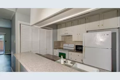 11711 Memorial Drive #611, Houston, TX 77024 - Photo 3