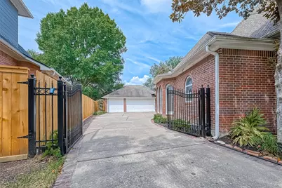 13719 Ashley Run, Houston, TX 77077 - Photo 31