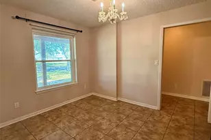 2205 James Ave, El Campo, TX 77437 - Photo 7