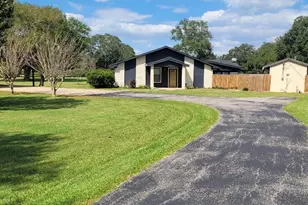 3744 County Rd 949B, Alvin, TX 77511 - Photo 3