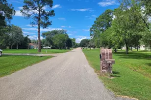 3744 County Rd 949B, Alvin, TX 77511 - Photo 5